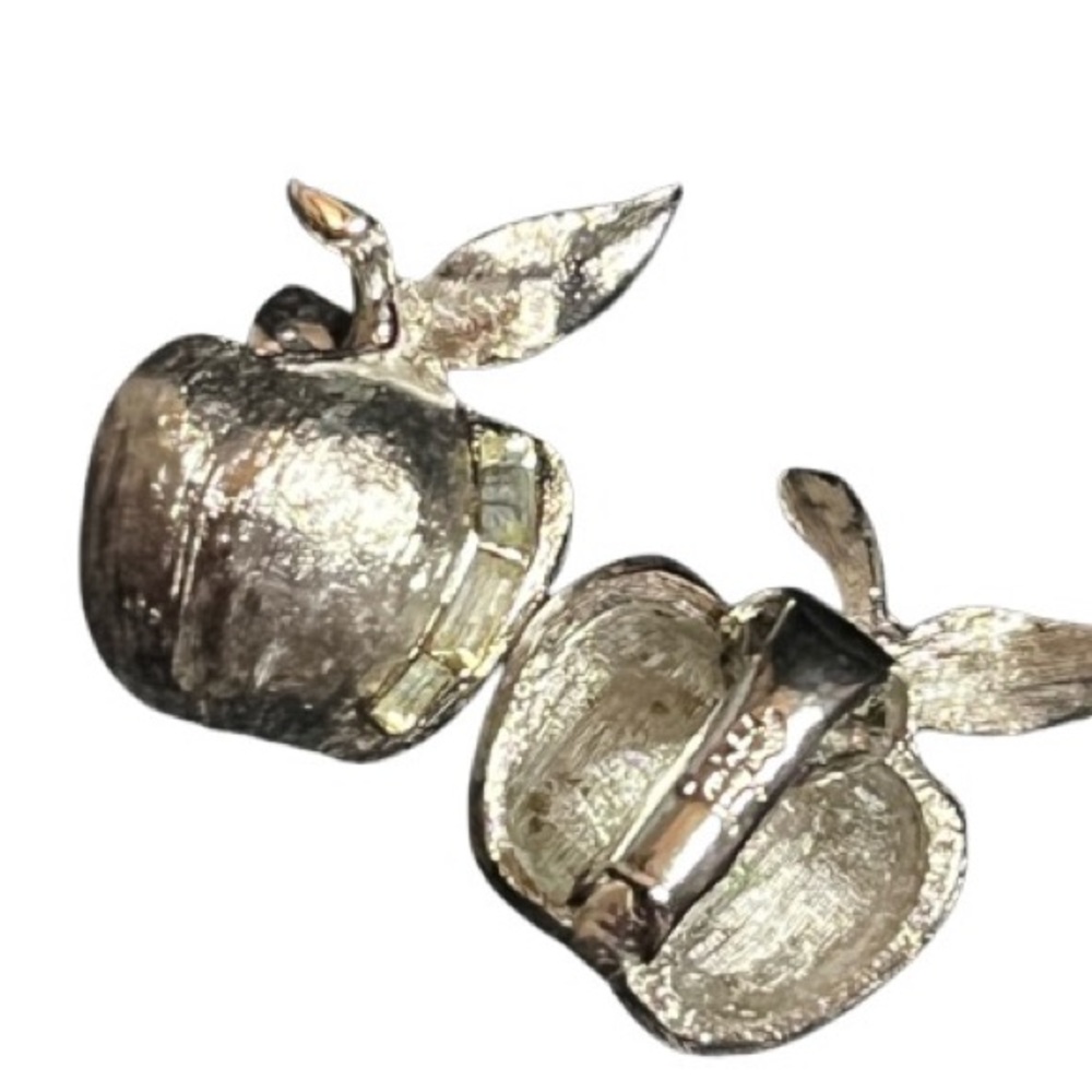 Vintage 1960's Judy Lee Apple Brooch and Clip on earrings in flawless condition - Picture 5 of 9